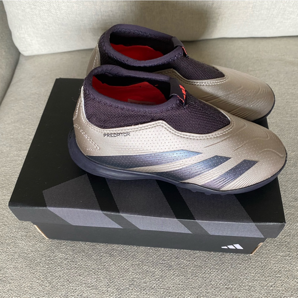 Adidas PREDATOR League LL TF J Soccer shoes Cleats Boys  Silver Black IF6428